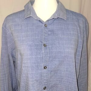 🦜🦜3/$25. Calvin Klein button-down shirt L